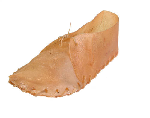 Trixie Chewing Shoe - jutalomfalat cipő (szárított marhabőr) kutyák részére 20cm/45g- csak gyűjtőre